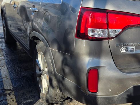 Used 2015 Kia Sorento EX w/ EX V6 Touring Package image 5