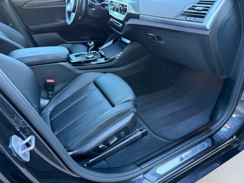 Used 2025 BMW X4 xDrive30i w/ M Sport Package image 13