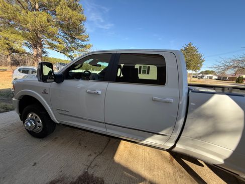 Used 2023 RAM 3500 Limited image 2