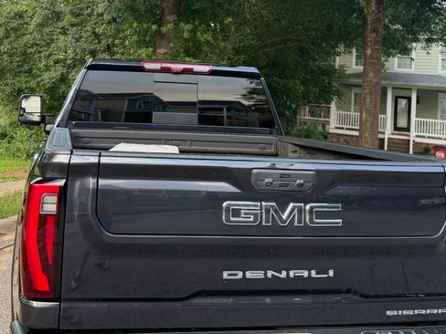 Used 2024 GMC Sierra 2500 Denali Ultimate AWD/4WD image 14