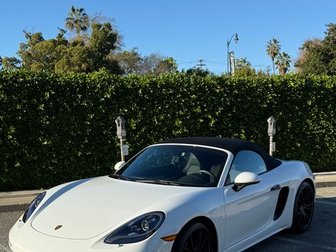 Used 2024 Porsche 718 Boxster image 12