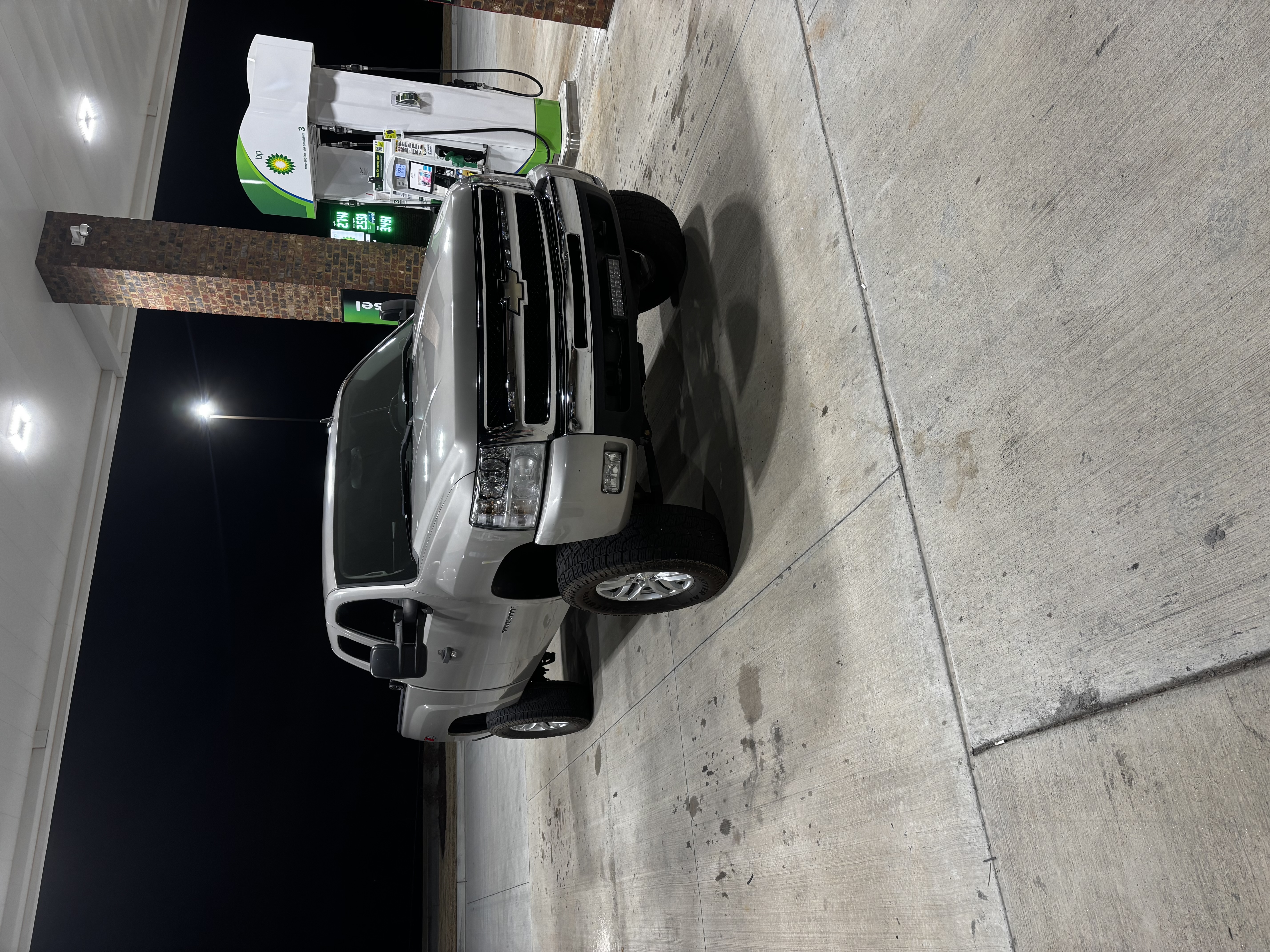 Used 2009 Chevrolet Silverado 1500 LT w/ Power Pack Plus AWD/4WD image 1