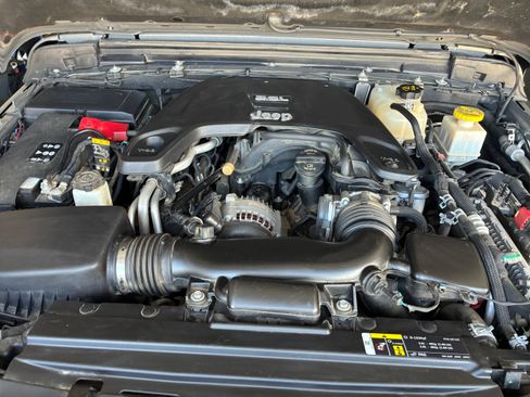 Used 2020 Jeep Gladiator Rubicon AWD/4WD image 13