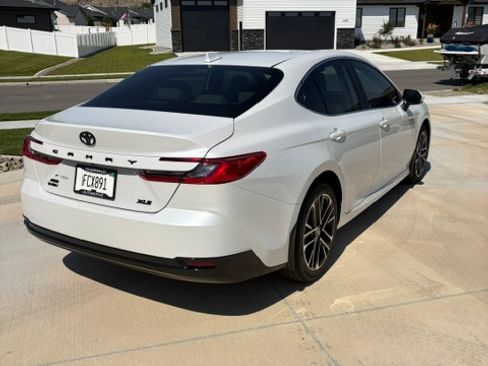 Used 2026 Toyota Camry XLE AWD/4WD image 9