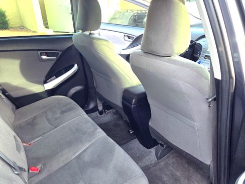 Used 2015 Toyota Prius Four image 9