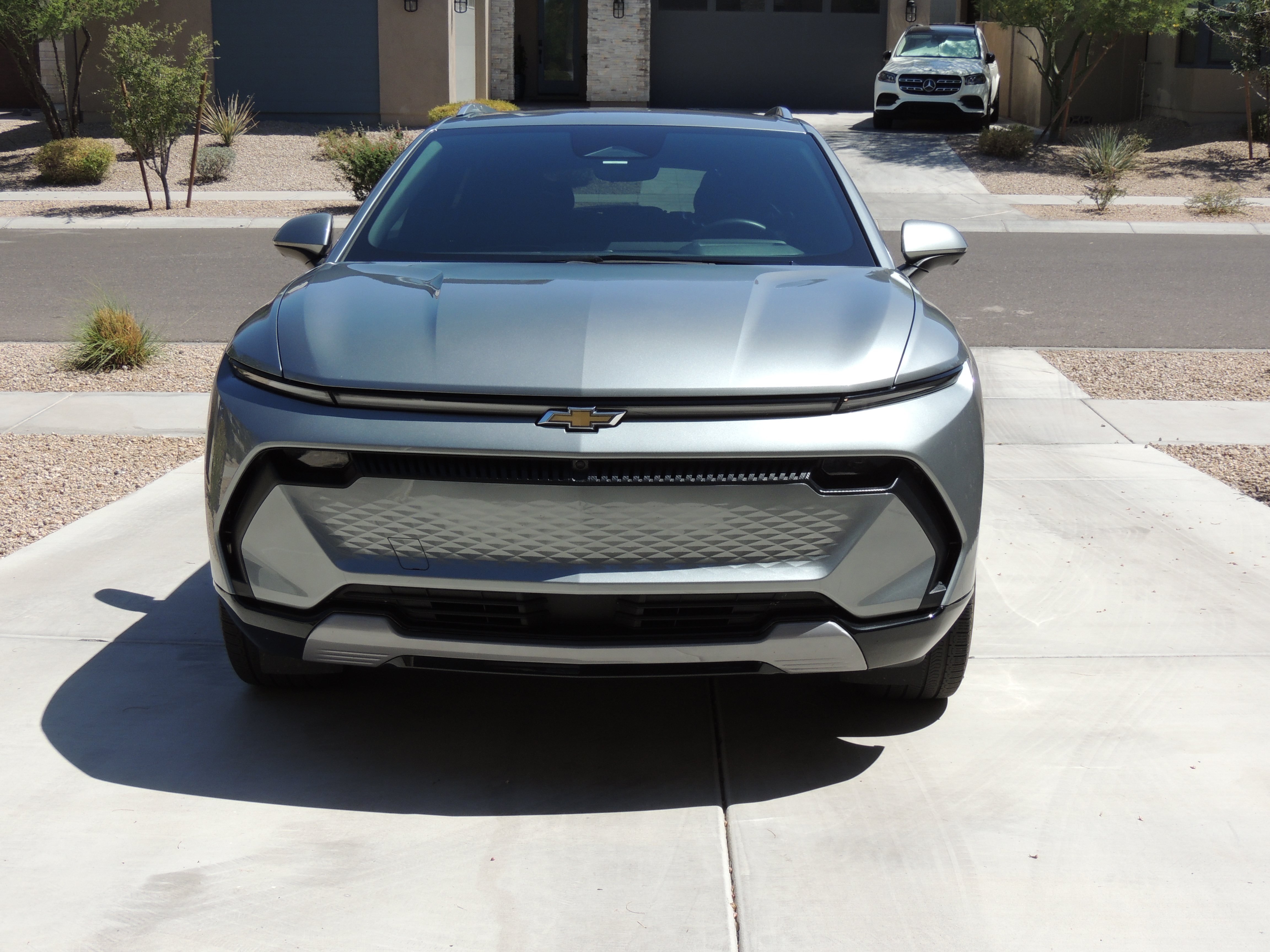 Used 2025 Chevrolet Equinox EV LT w/ Convenience Package II FWD image 4