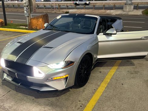 Used 2019 Ford Mustang Premium image 1