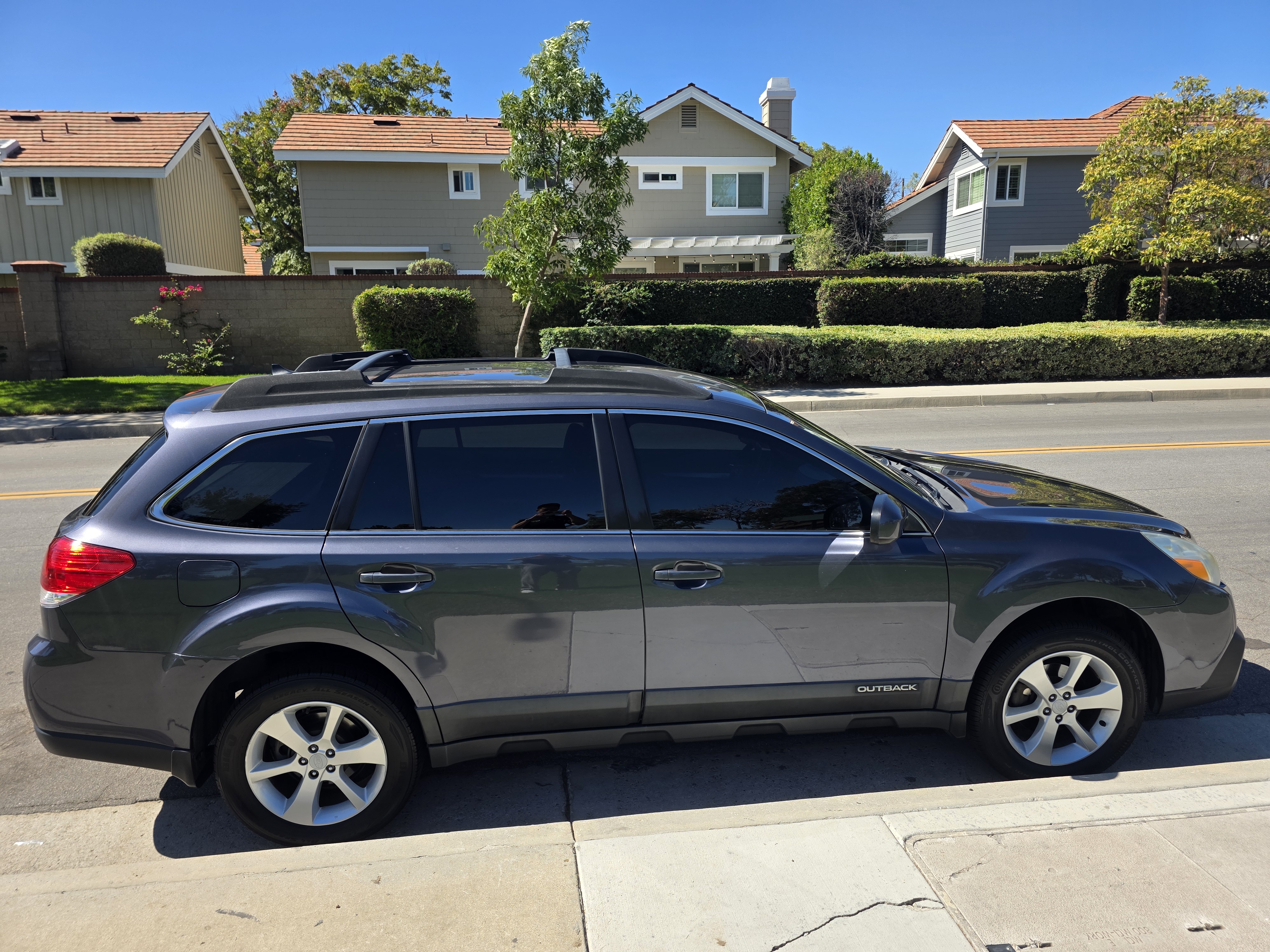 Used 2014 Subaru Outback 2.5i Premium AWD/4WD image 6