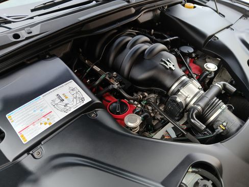 Used 2017 Maserati GranTurismo MC image 17