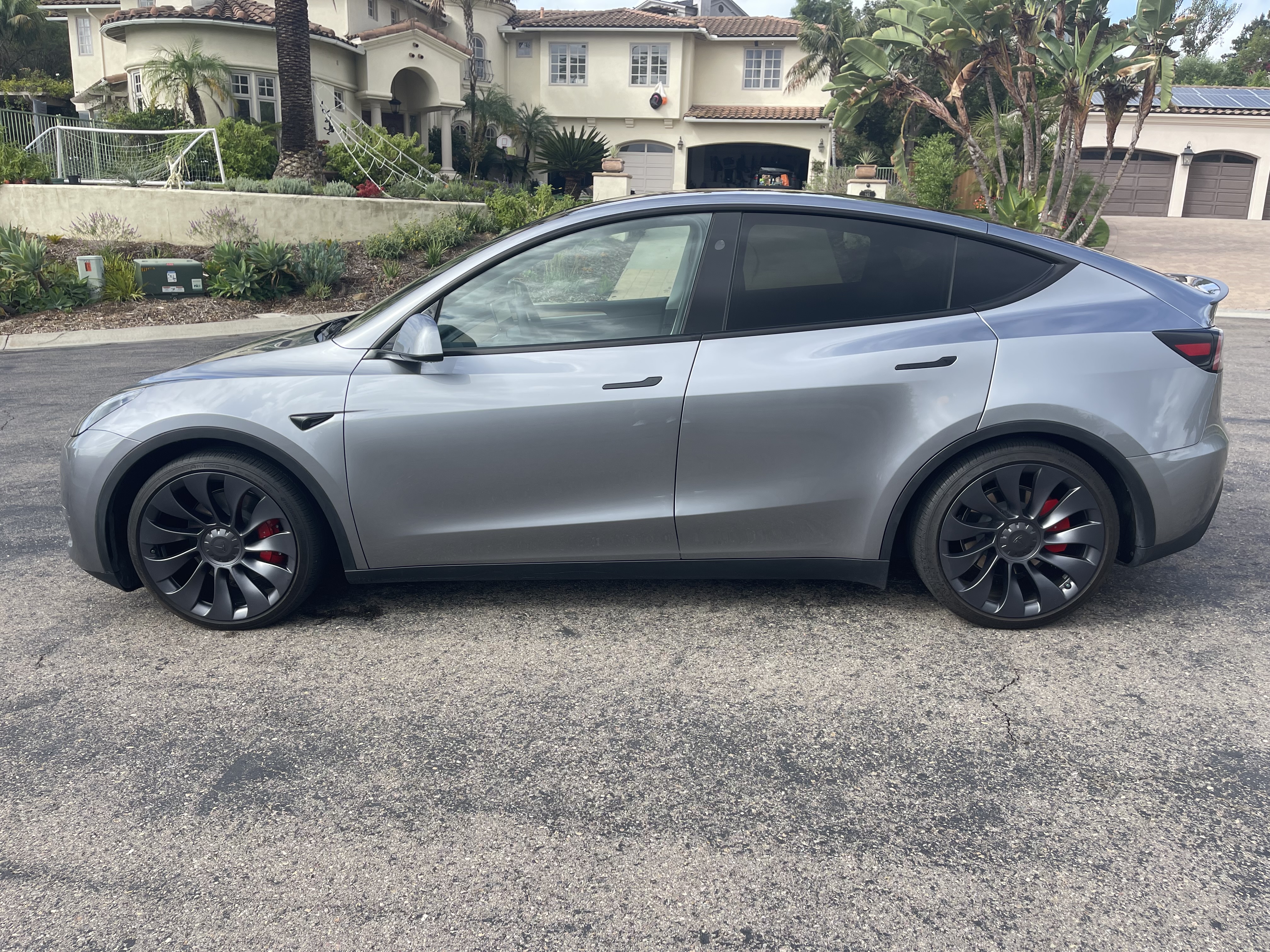 Used 2024 Tesla Model Y Performance AWD/4WD image 2