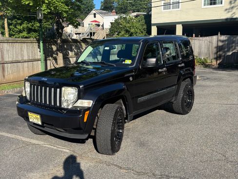 Used 2012 Jeep Liberty Sport w/ Driver Convenience Group AWD/4WD image 2