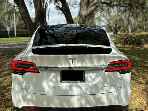 Used 2020 Tesla Model X AWD/4WD image 13