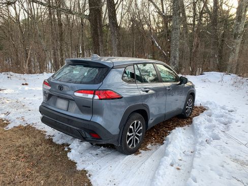 Used 2023 Toyota Corolla Cross AWD Hybrid image 2