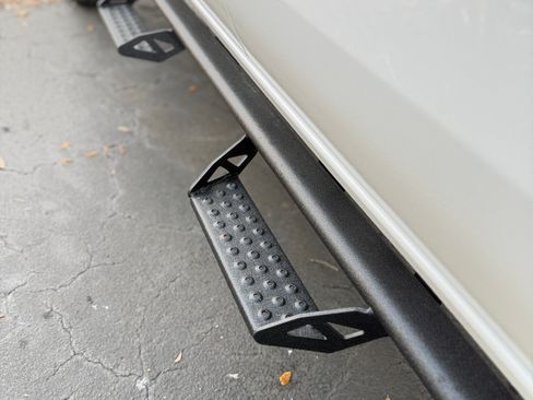 Used 2025 Toyota Tacoma TRD Off-Road image 2