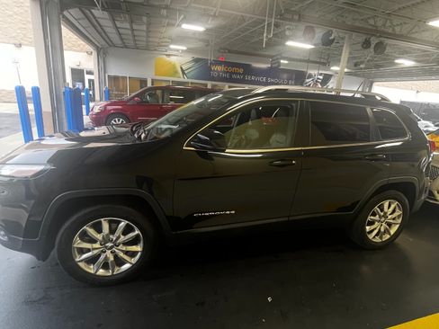 Used 2014 Jeep Cherokee Limited w/ Trailer Tow Group image 1