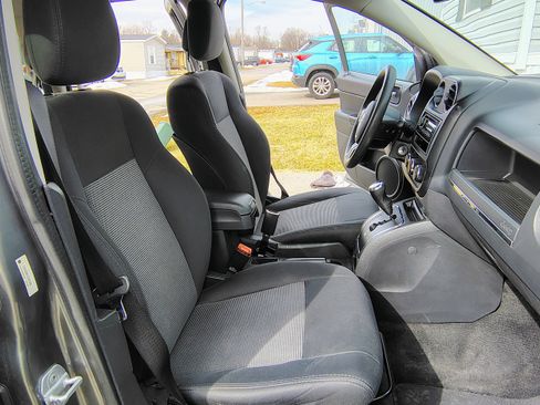 Used 2012 Jeep Compass Sport image 21