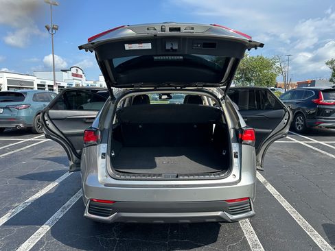 Used 2018 Lexus NX 300h AWD w/ Premium Package image 6