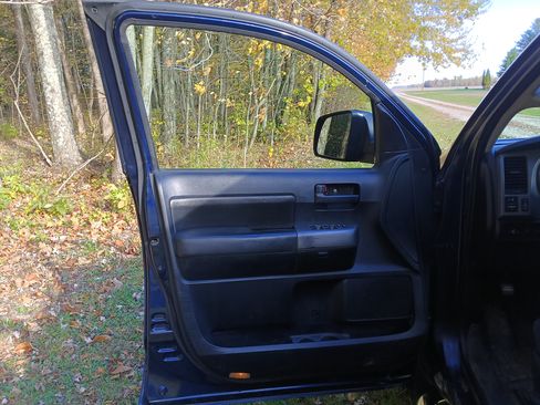 Used 2010 Toyota Tundra 4x4 Double Cab w/ SR5 Pkg image 12