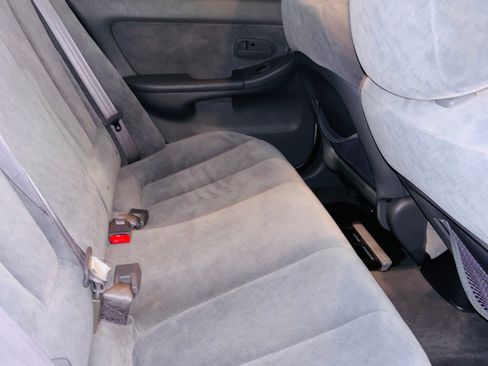 Used 2006 Hyundai Elantra Limited FWD image 13