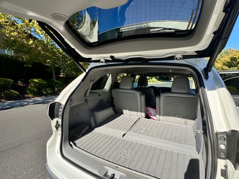 Used 2015 Toyota Highlander Limited image 12