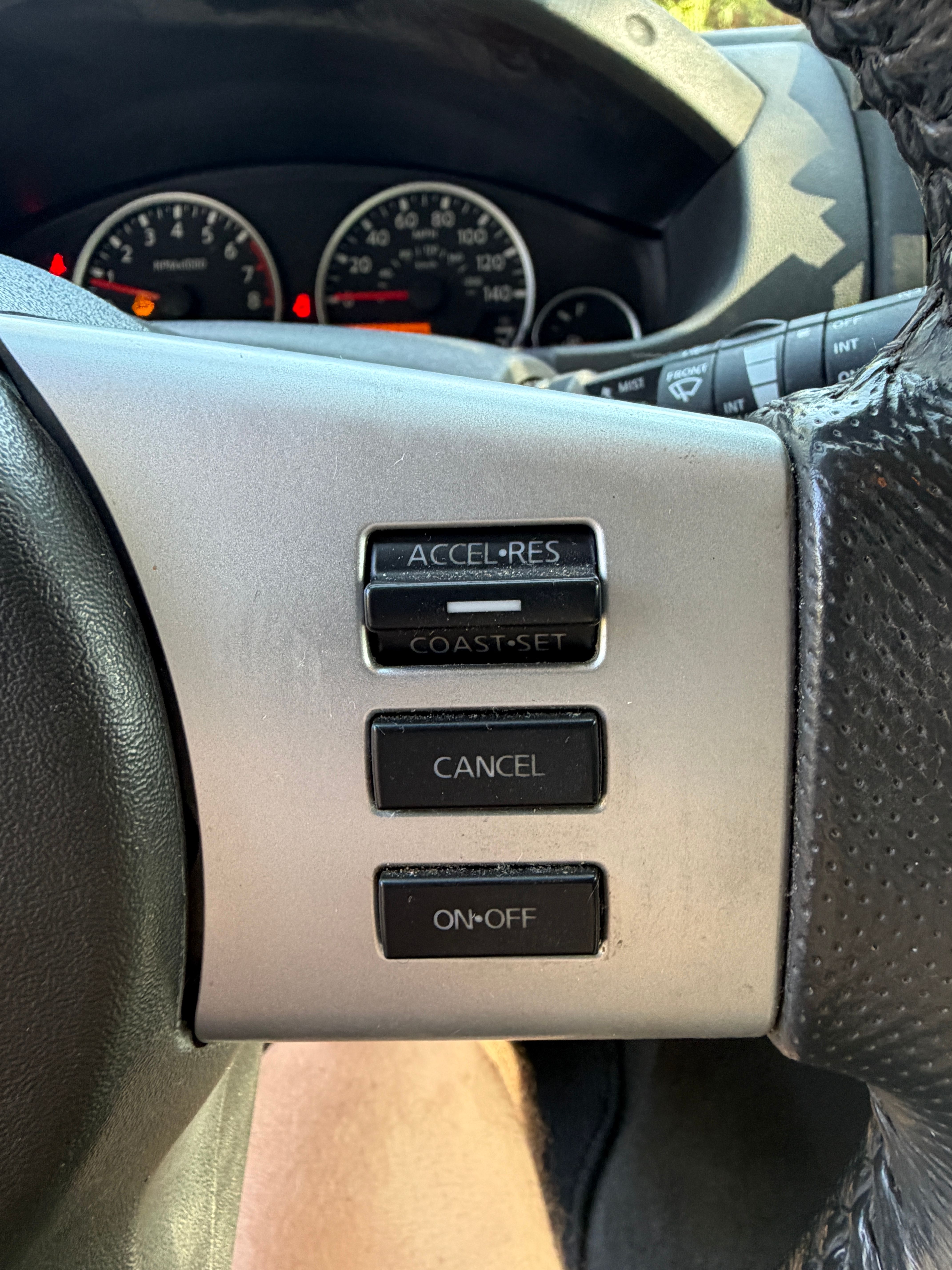 Used 2012 Nissan Pathfinder Silver RWD image 17