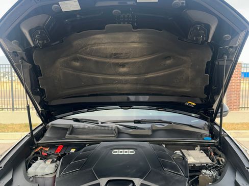 Used 2019 Audi Q8 Prestige image 12