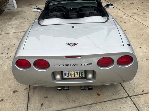 Used 1998 Chevrolet Corvette Convertible w/ Memory Pkg image 8