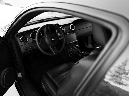 Used 2008 Ford Mustang GT image 2