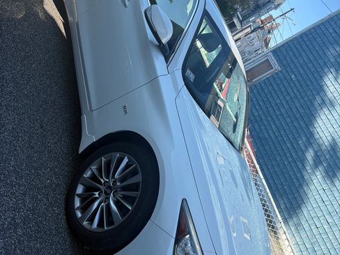 Used 2018 INFINITI Q50 Luxe w/ Cargo Package (L95) AWD/4WD image 4