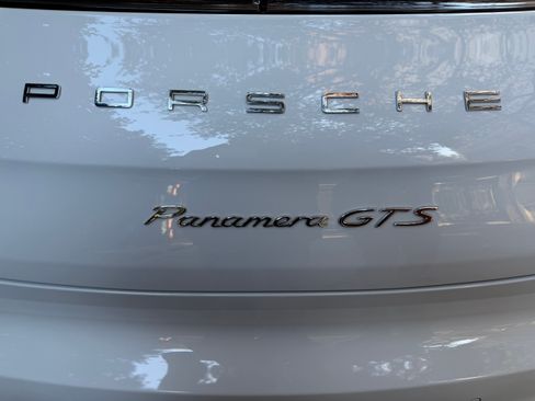 Used 2015 Porsche Panamera GTS image 6