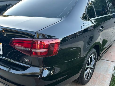 Used 2017 Volkswagen Jetta SE image 8