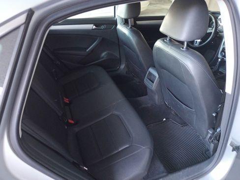 Used 2012 Volkswagen Passat 2.5 SE image 9