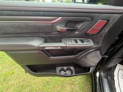 Used 2027 RAM 1500 4x4 Crew Cab image 16