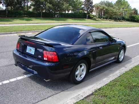 Used 2003 Ford Mustang Coupe image 4