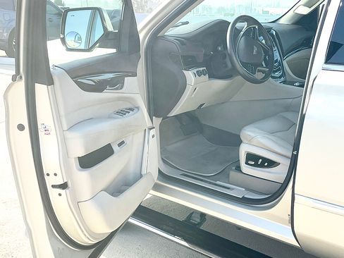 Used 2016 Cadillac Escalade Premium image 12