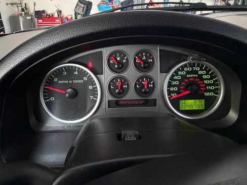 Used 2007 Ford F150 XLT RWD image 9