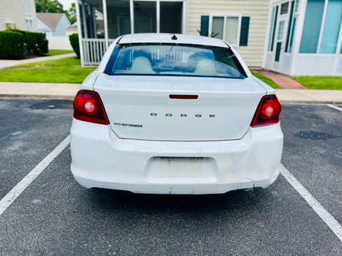 Used 2012 Dodge Avenger SXT FWD image 4