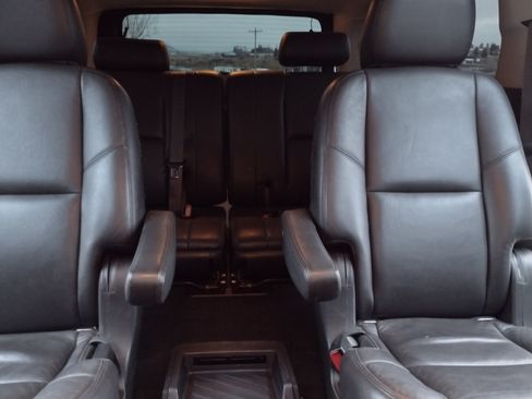 Used 2013 Cadillac Escalade ESV Premium image 15