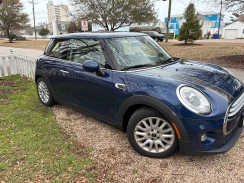 Used 2015 MINI Cooper 2-Door Hardtop image 1
