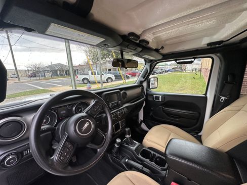Used 2021 Jeep Wrangler Sport image 13