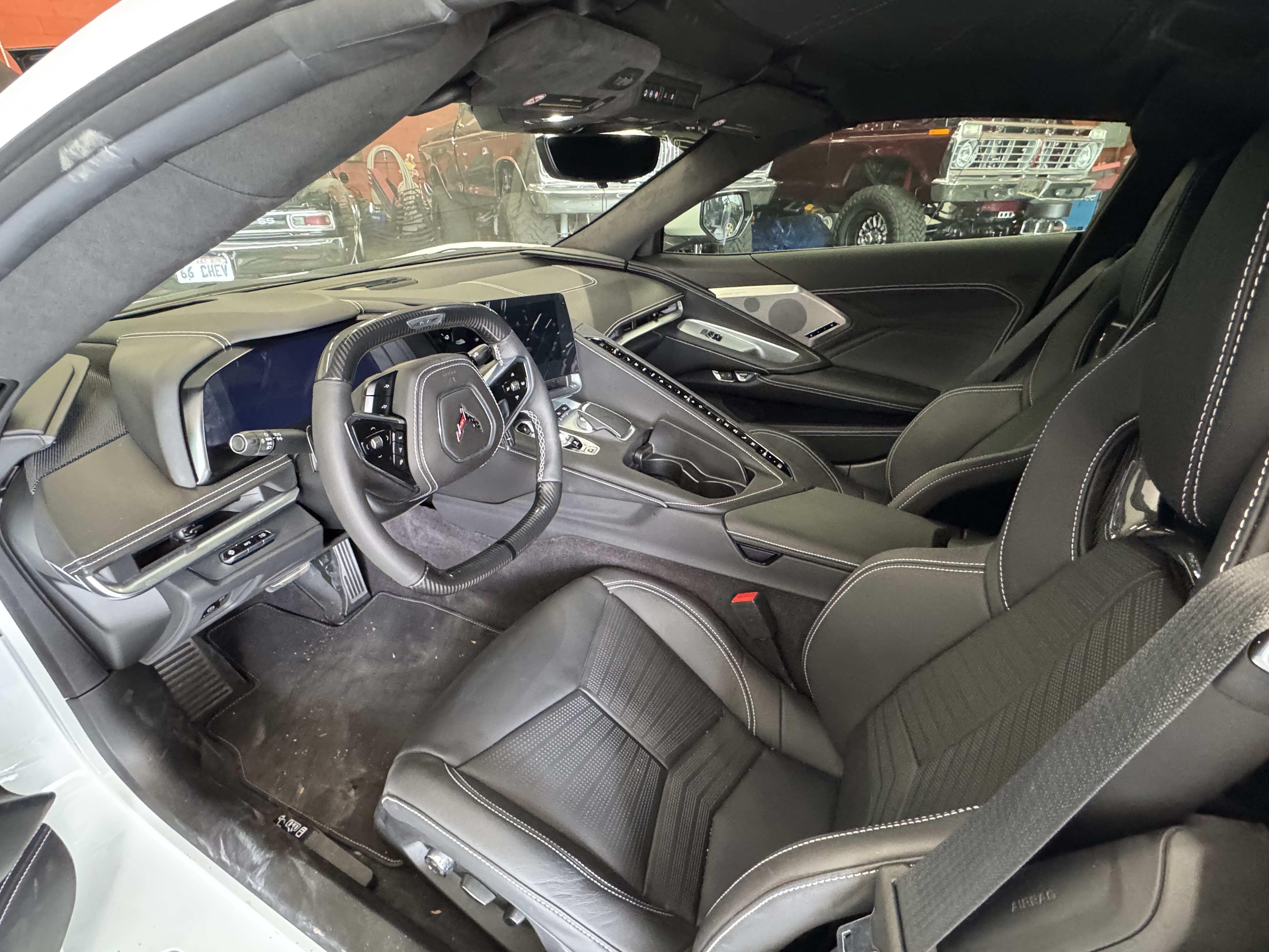 Used 2023 Chevrolet Corvette Z06 w/ Z07 Performance Package RWD image 6