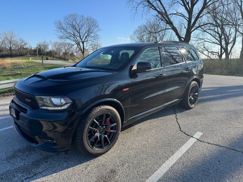 Used 2018 Dodge Durango SRT w/ Technology Group image 2