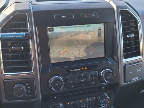 Used 2016 Ford F150 XLT w/ Equipment Group 302A Luxury image 11