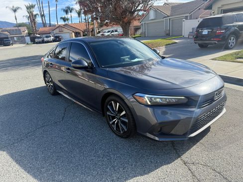 Used 2022 Honda Civic EX image 4