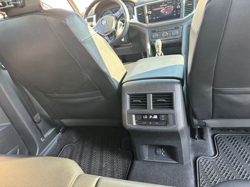 Used 2018 Volkswagen Atlas SE FWD image 13