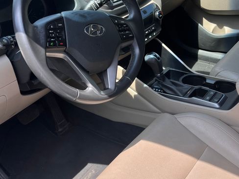 Used 2017 Hyundai Tucson SE Plus AWD/4WD image 10