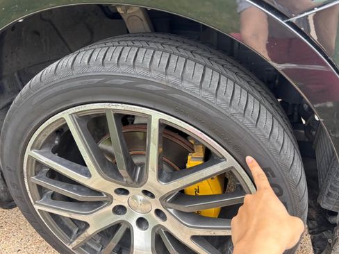 Used 2017 Maserati Levante w/ Luxury Package image 9