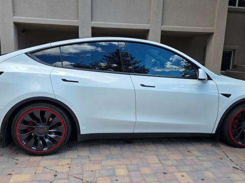 Used 2022 Tesla Model Y Performance image 8