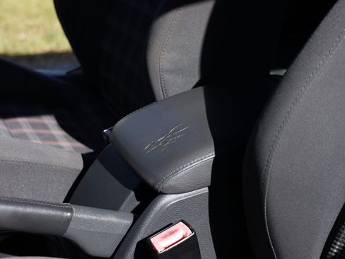 Used 2007 Volkswagen GTI 2.0T 2-Door image 23