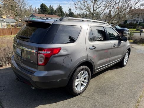 Used 2014 Ford Explorer XLT w/ Equipment Group 202A image 12